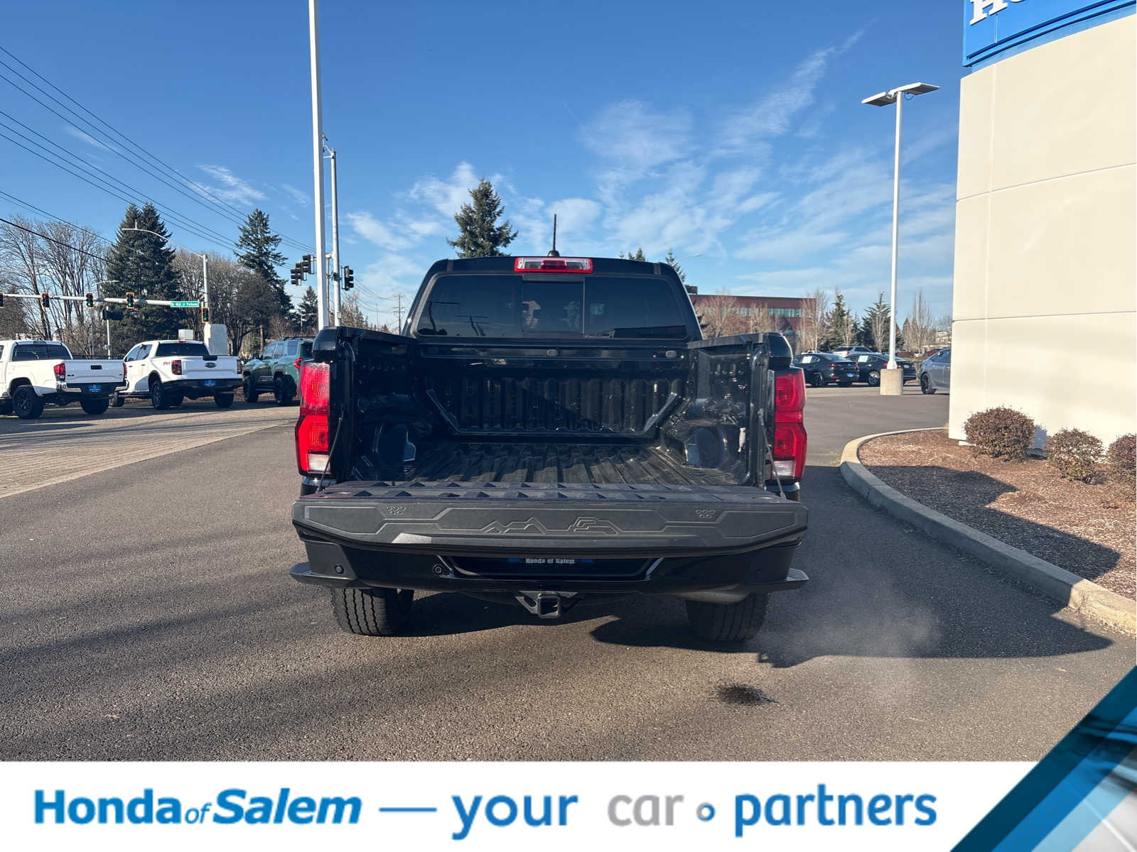 Thumbnail: 2024 Chevrolet Colorado - 21