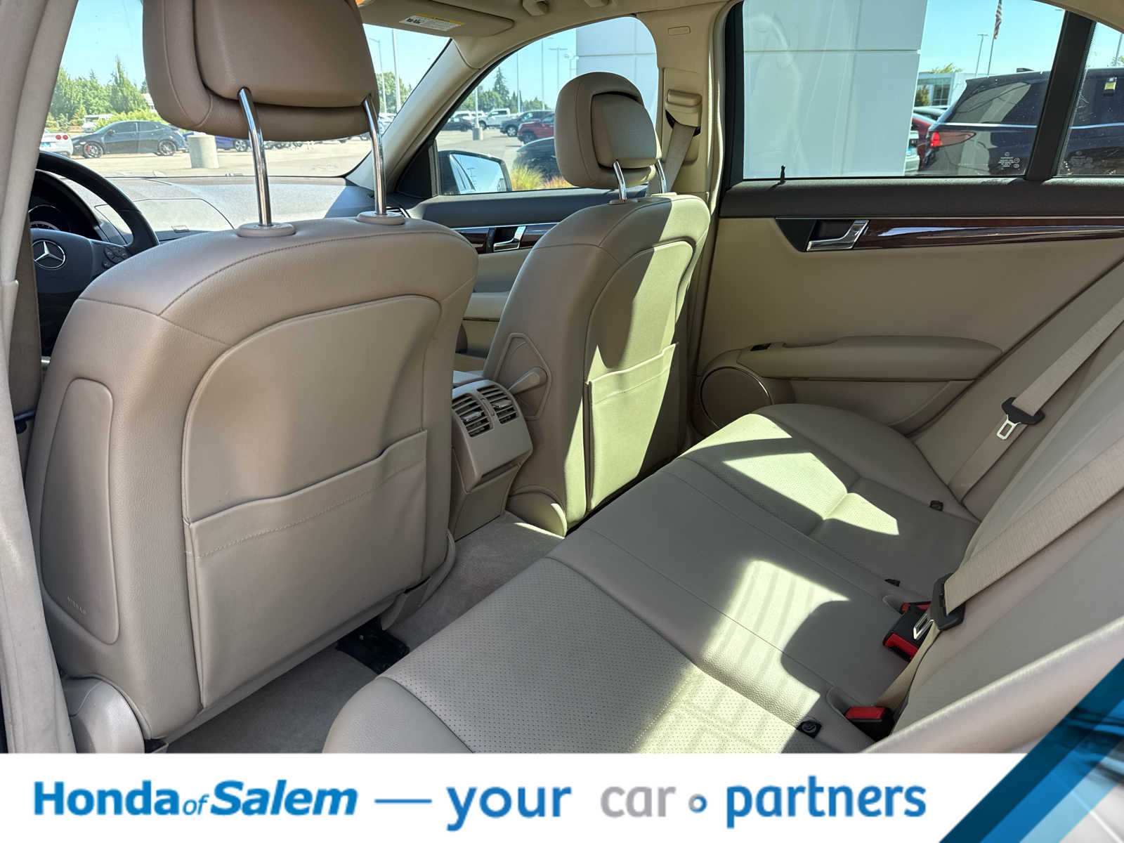 Thumbnail: 2011 Mercedes-Benz C-Class - 15