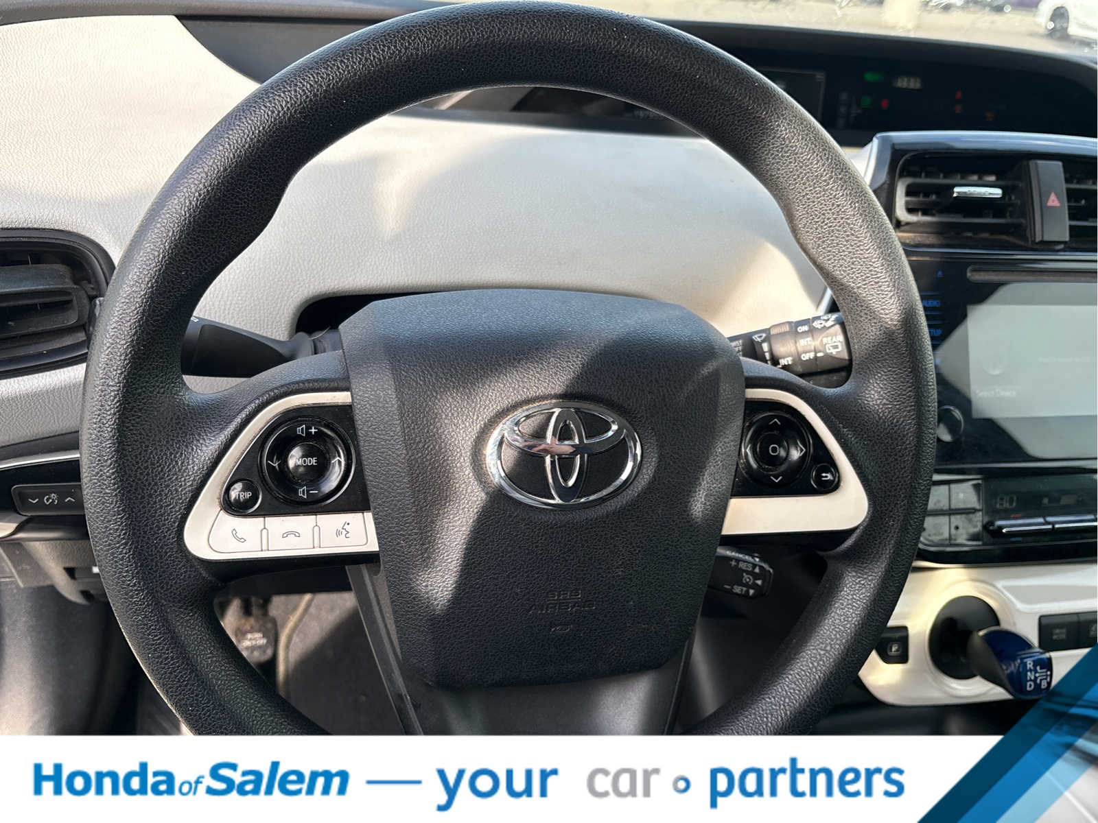 Thumbnail: 2016 Toyota Prius - 18