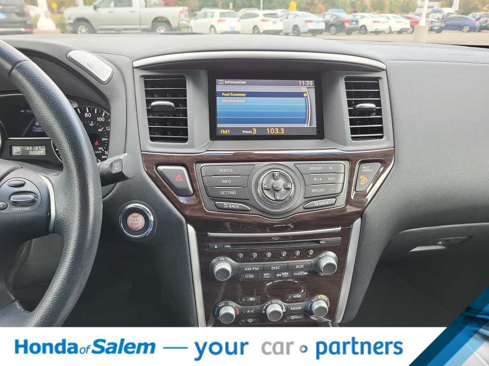 Thumbnail: 2013 Nissan Pathfinder - 16