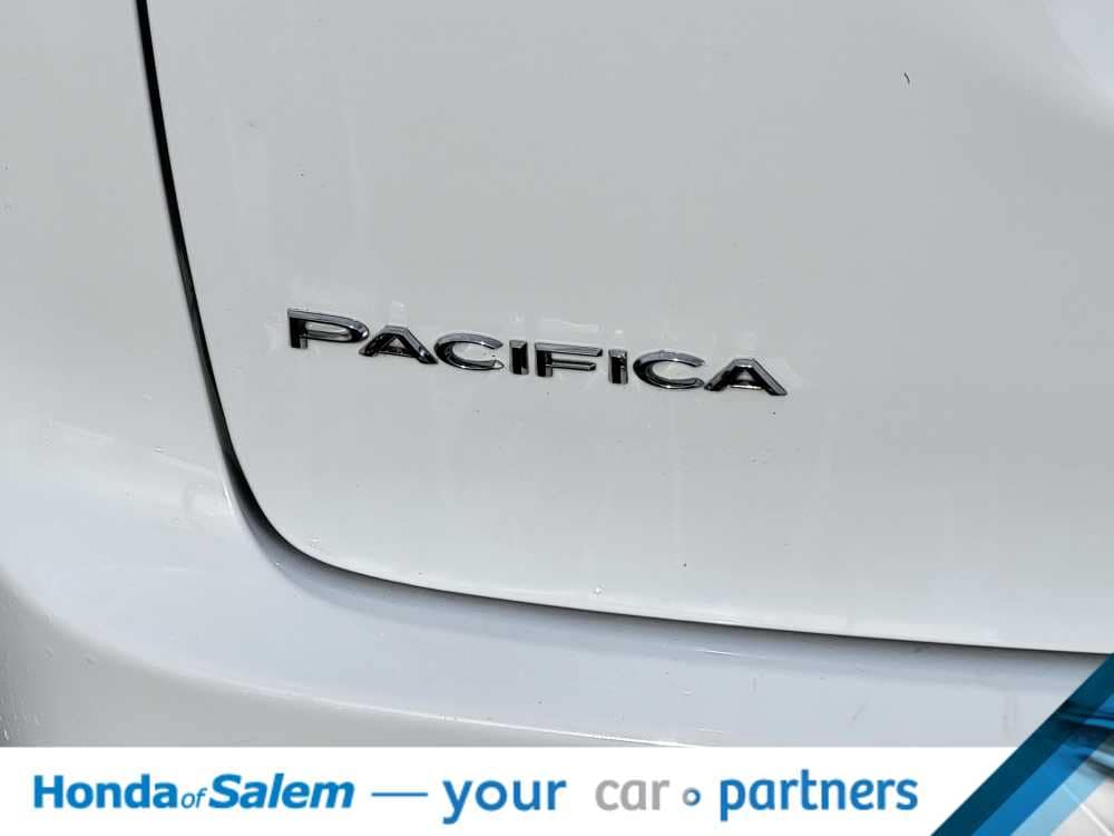 Thumbnail: 2024 Chrysler Pacifica - 7