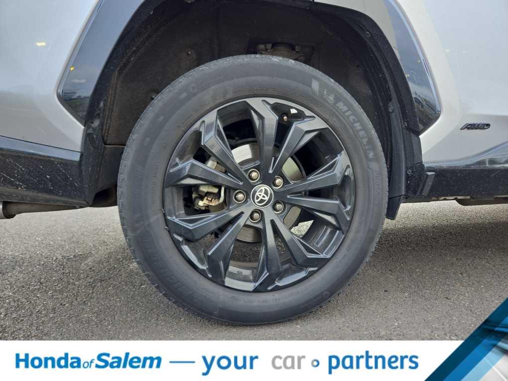 Thumbnail: 2022 Toyota RAV4 - 10