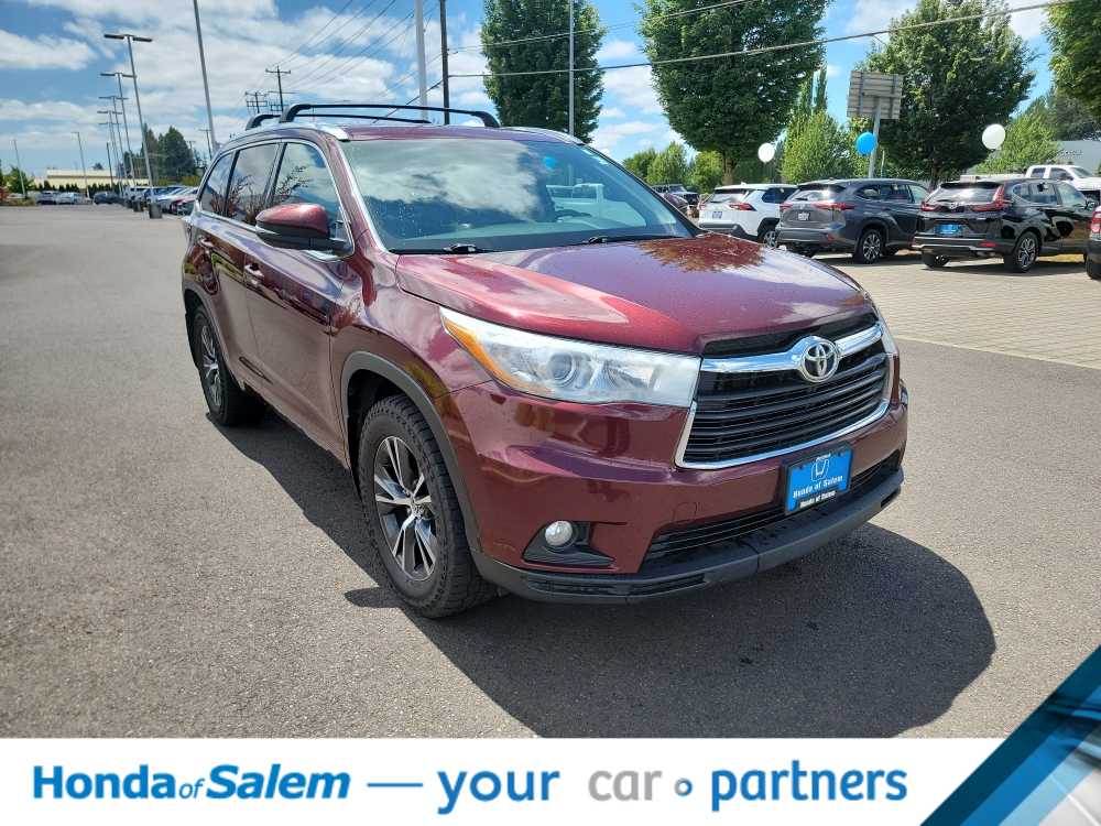 Thumbnail: 2016 Toyota Highlander - 24