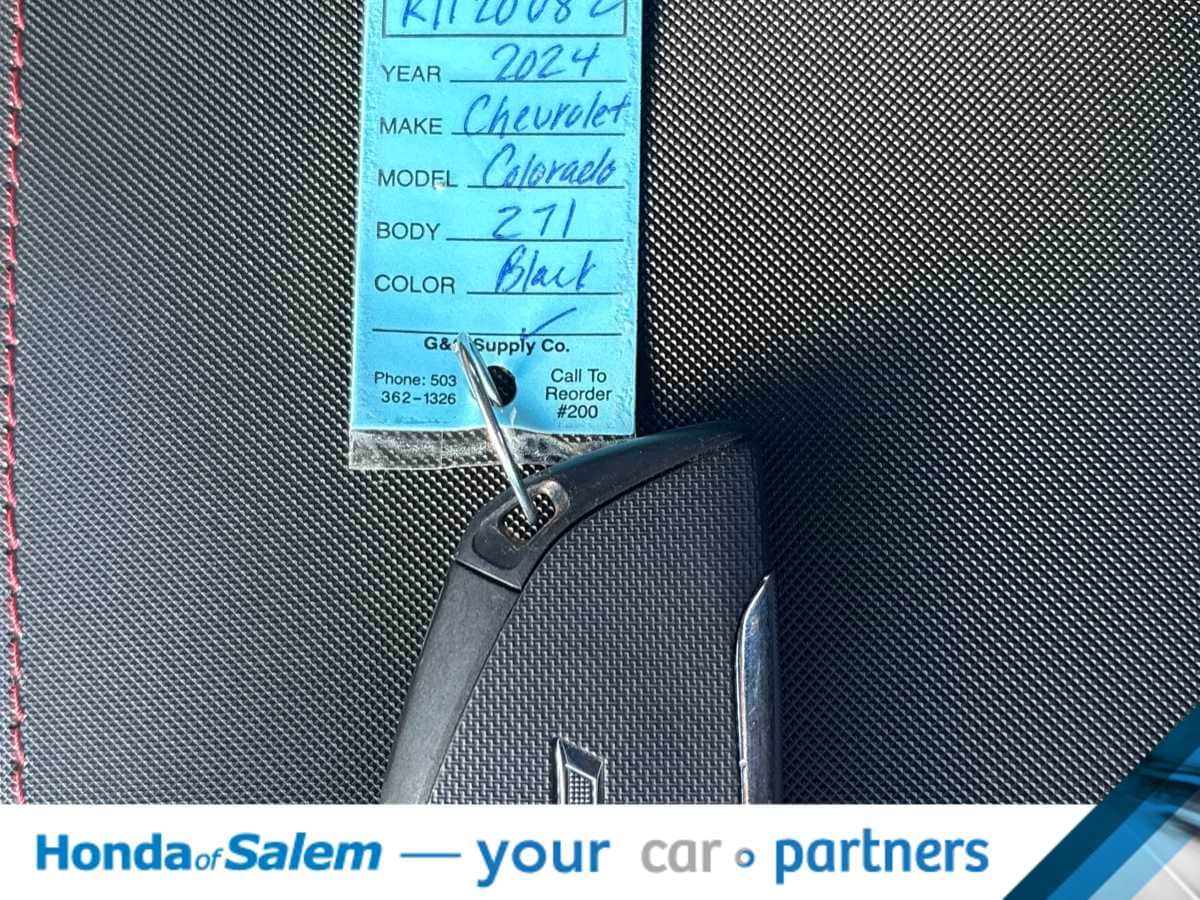 Thumbnail: 2024 Chevrolet Colorado - 23