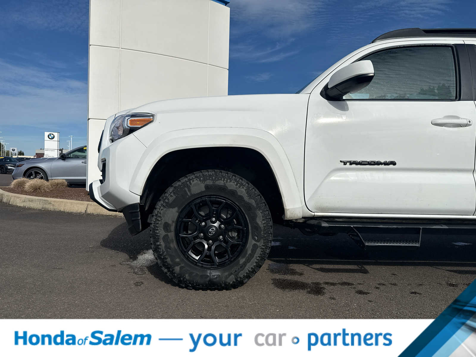 Thumbnail: 2021 Toyota Tacoma - 8