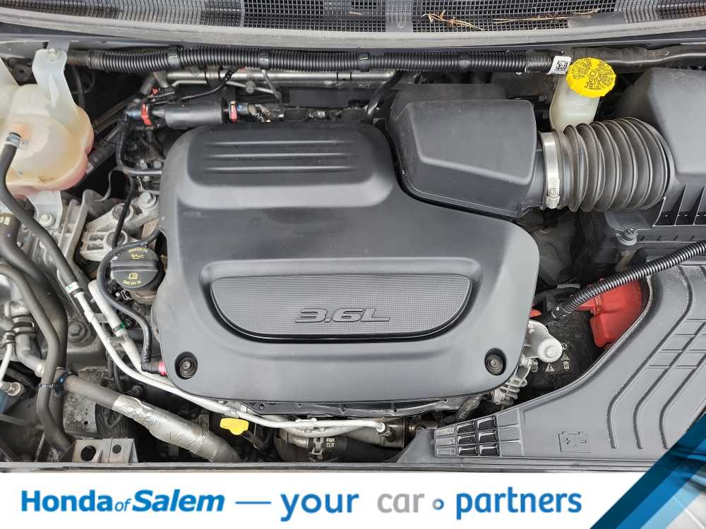 Thumbnail: 2023 Chrysler Pacifica - 9