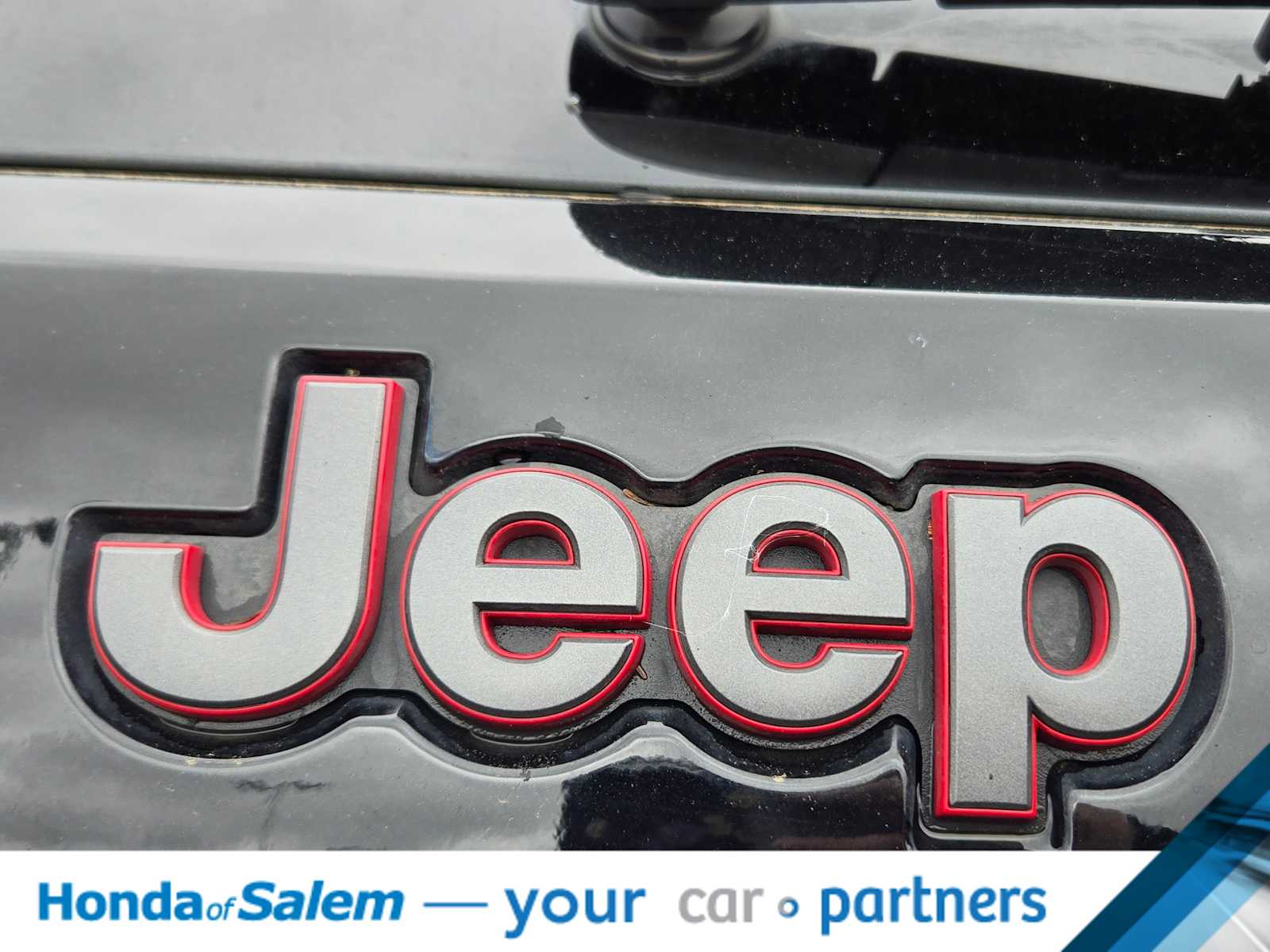 Thumbnail: 2018 Jeep Grand Cherokee - 8