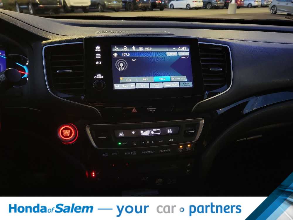 Thumbnail: 2019 Honda Pilot - 16