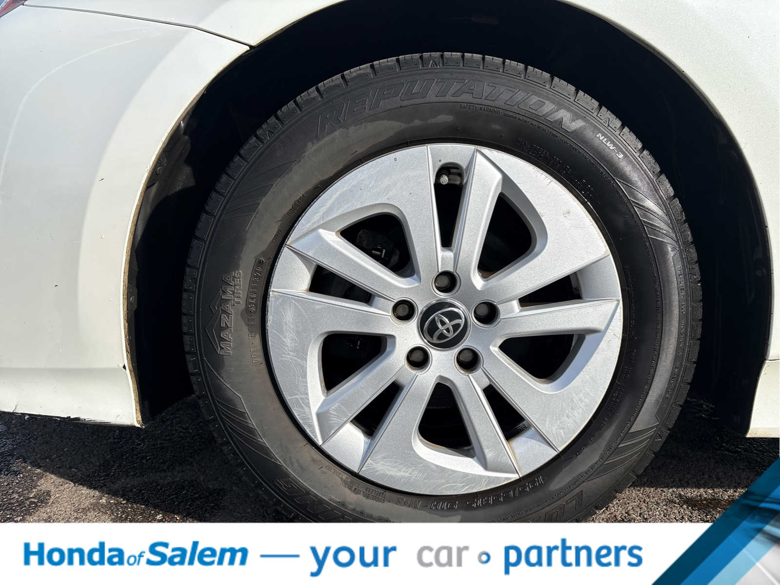 Thumbnail: 2016 Toyota Prius - 11