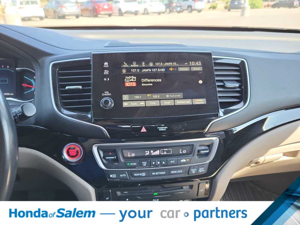 Thumbnail: 2019 Honda Pilot - 16