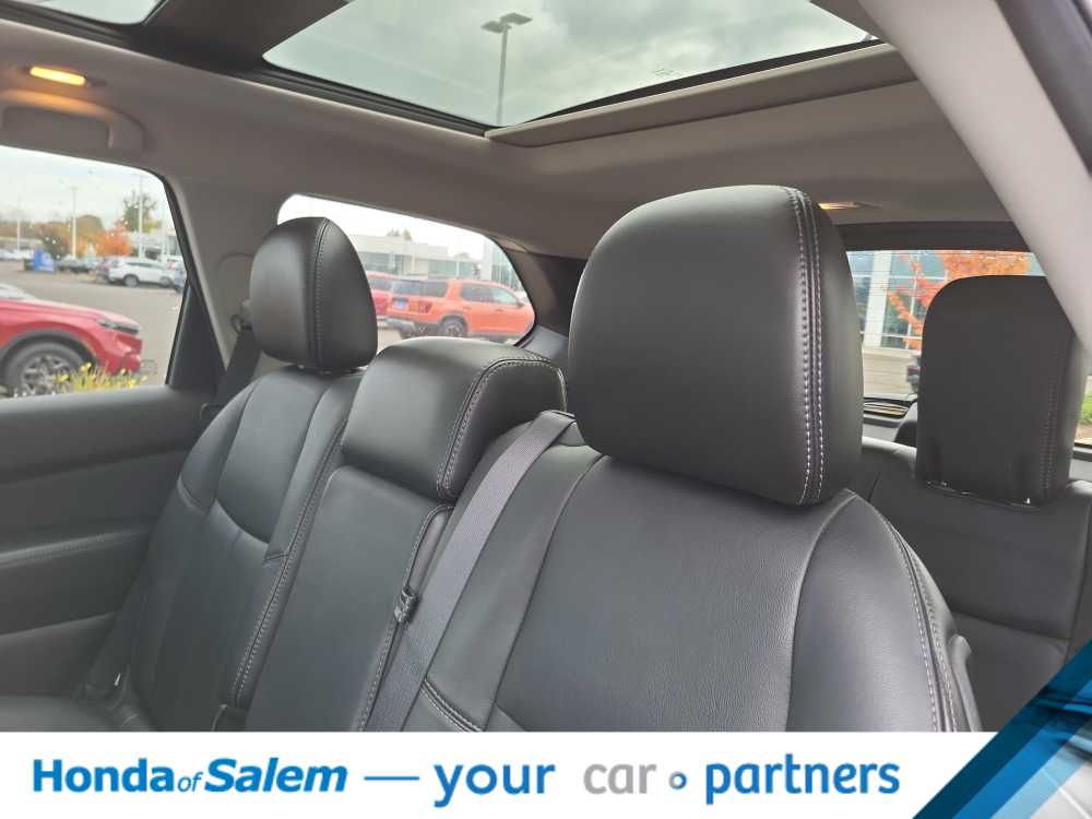 Thumbnail: 2013 Nissan Pathfinder - 13