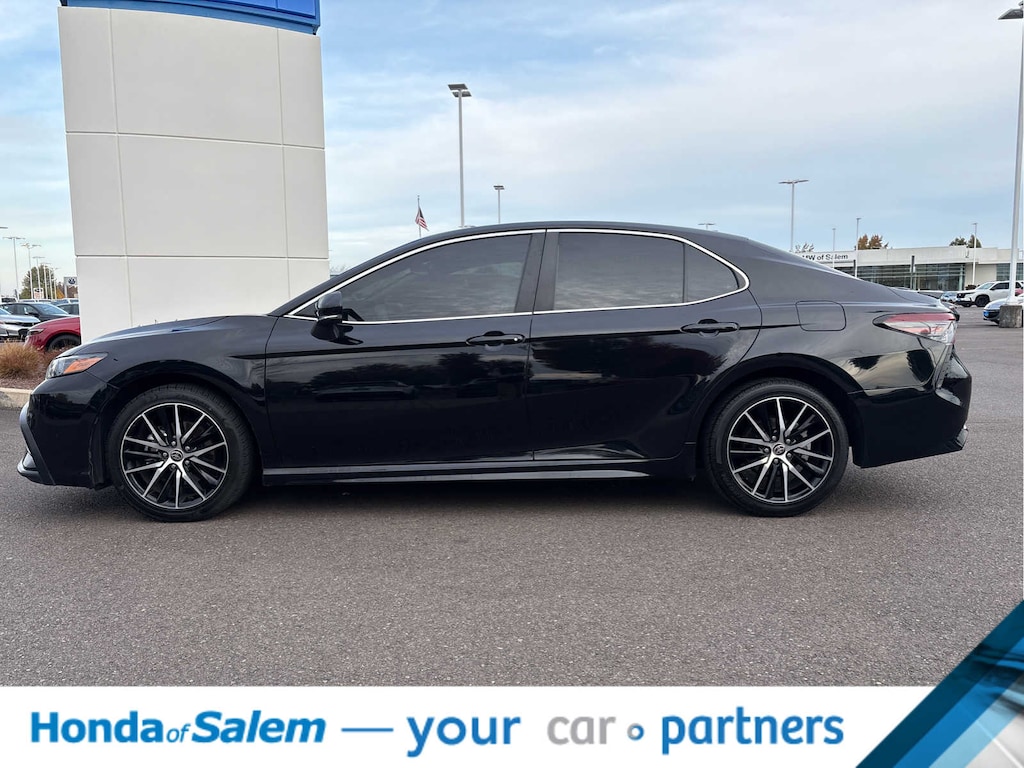 Used 2023 Toyota Camry SE Sedan