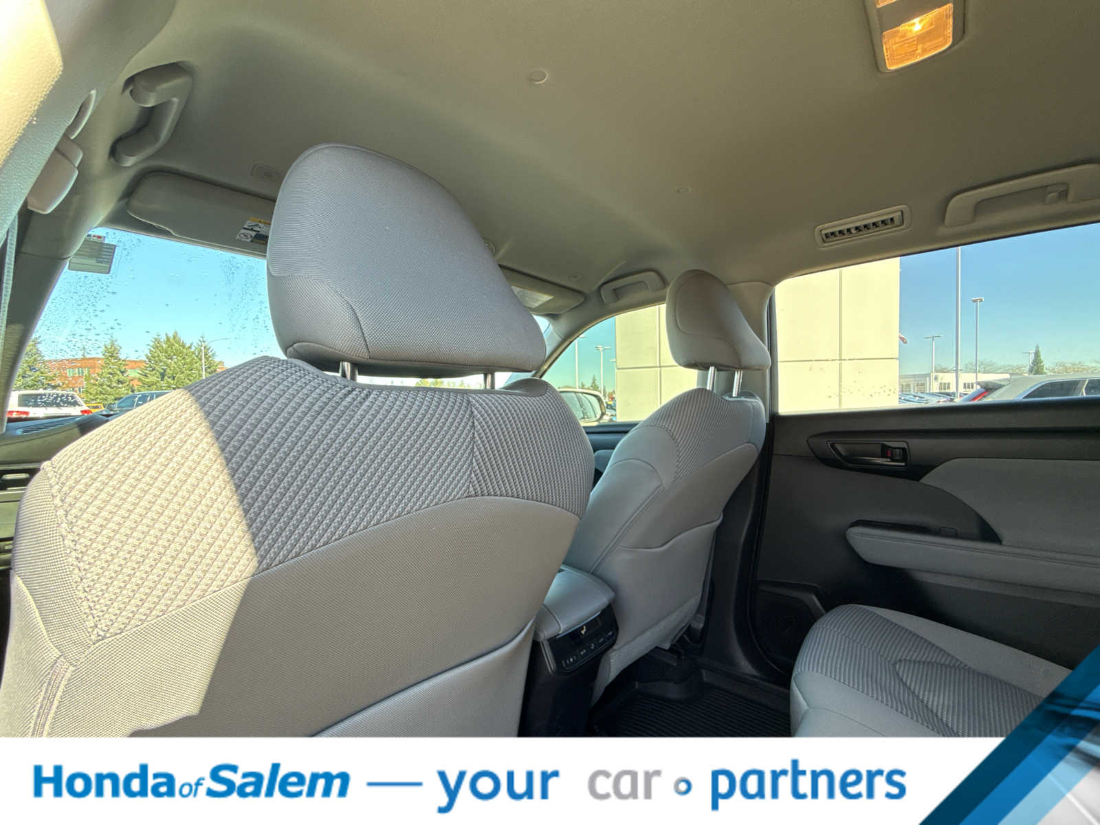 Thumbnail: 2023 Toyota Highlander - 12