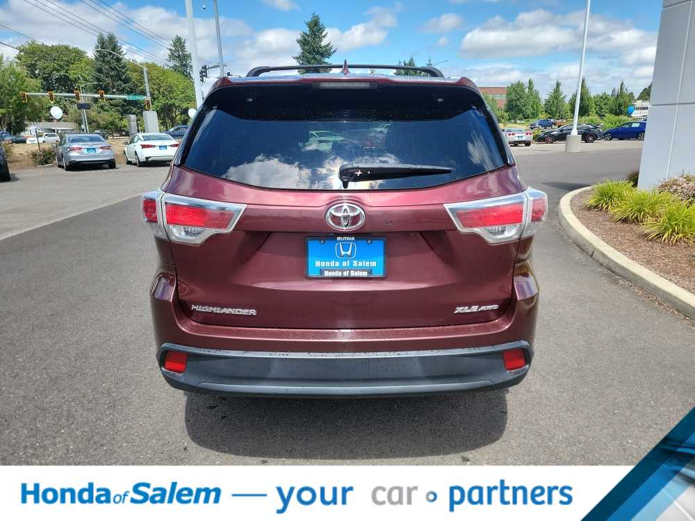Thumbnail: 2016 Toyota Highlander - 5