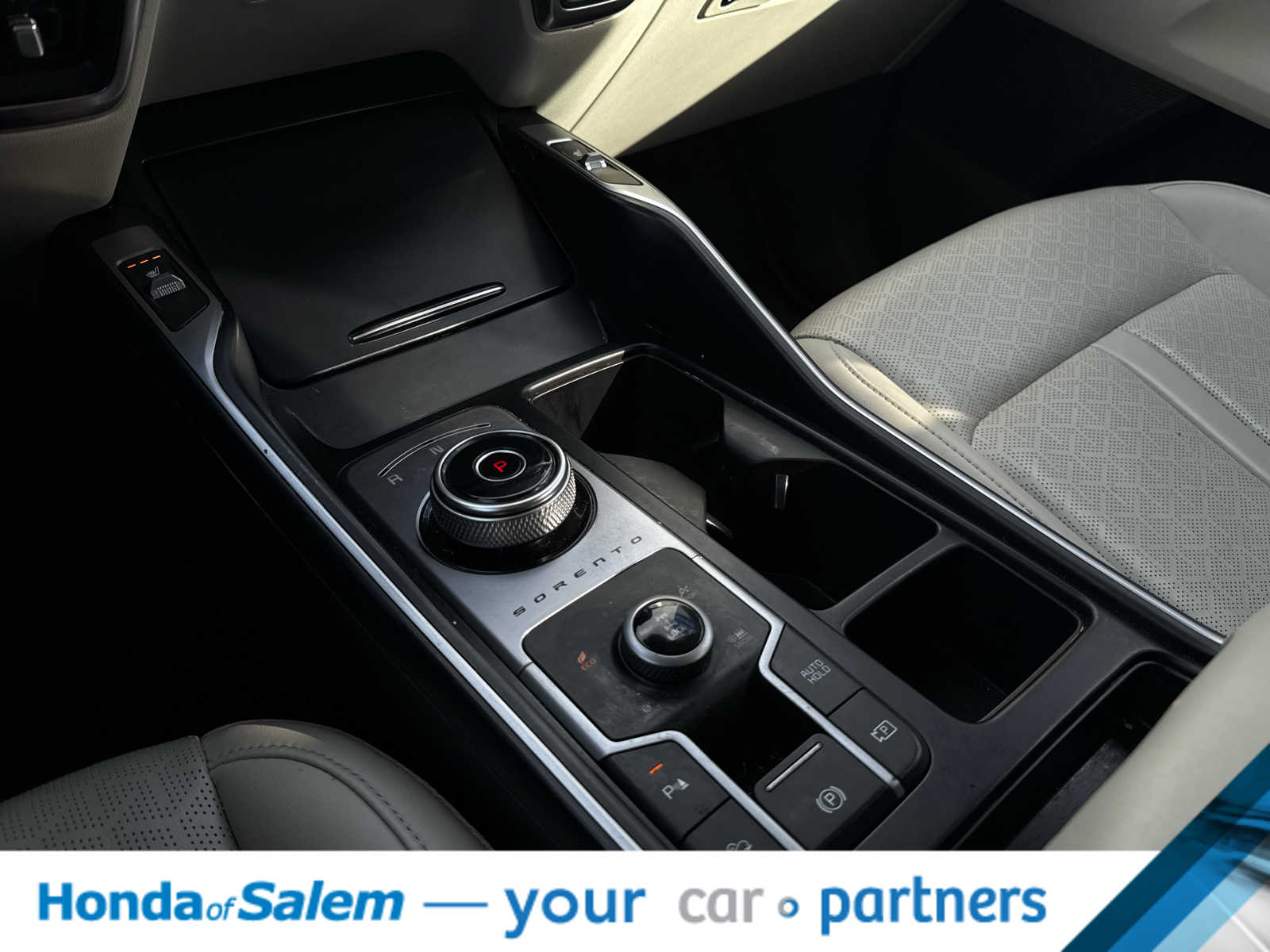 Thumbnail: 2023 Kia Sorento - 17