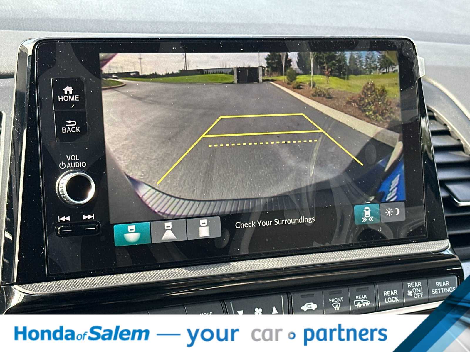 Thumbnail: 2026 Honda Odyssey - 20