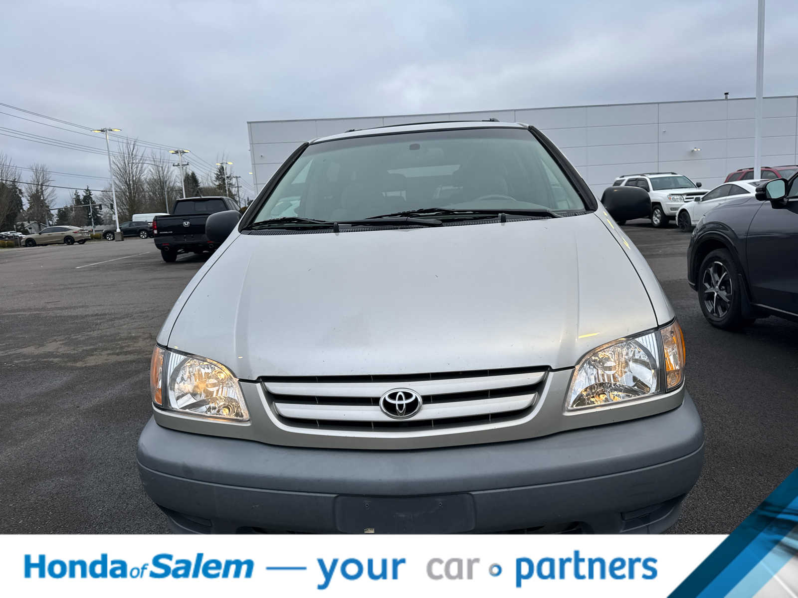 Thumbnail: 2001 Toyota Sienna - 5