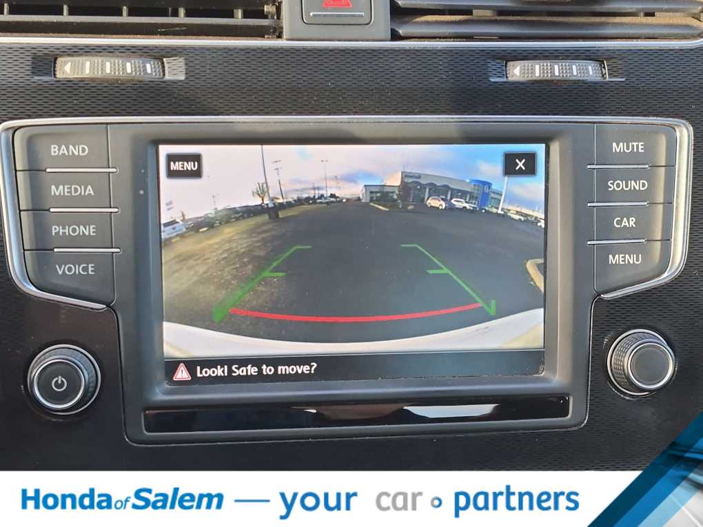 Thumbnail: 2017 Volkswagen Golf - 25