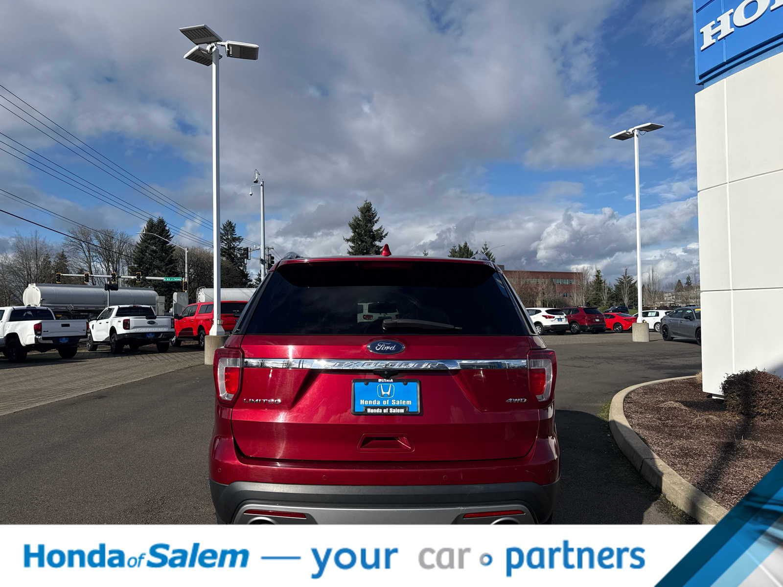 Thumbnail: 2017 Ford Explorer - 5