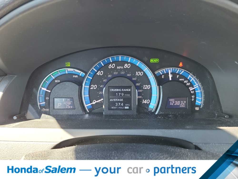 Thumbnail: 2012 Toyota Camry - 18