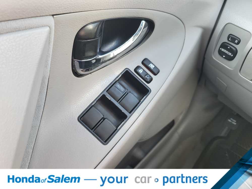 2008 Toyota Camry LE 25