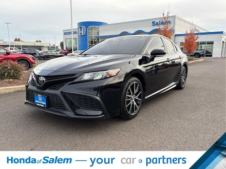 2023 Toyota Camry SE Sedan