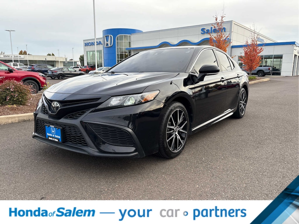 Used 2023 Toyota Camry SE Sedan