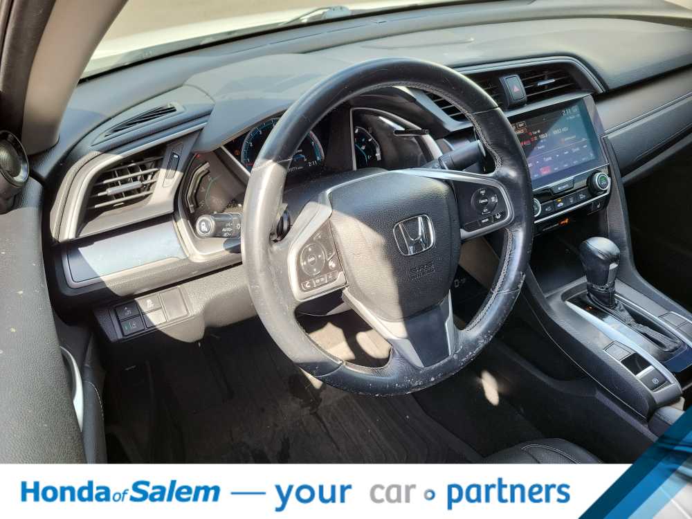 2018 Honda Civic Touring photo 2