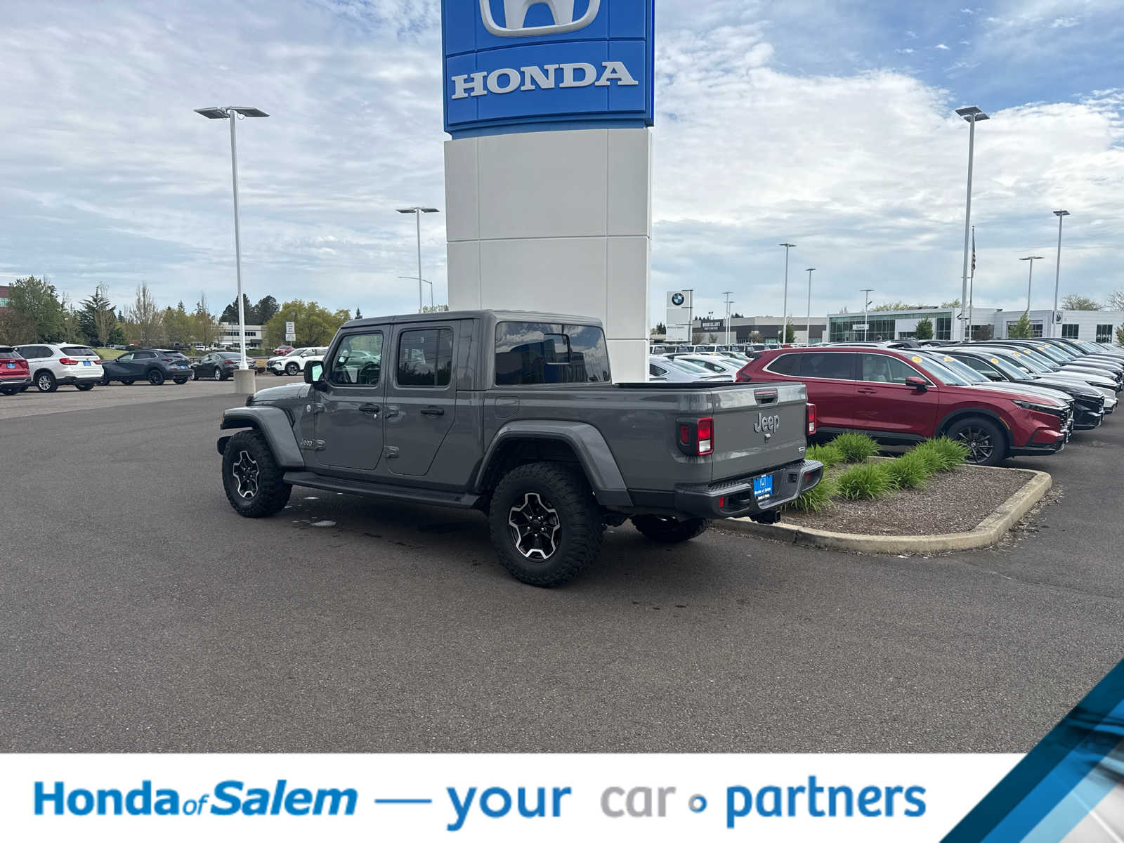 Thumbnail: 2021 Jeep Gladiator - 4