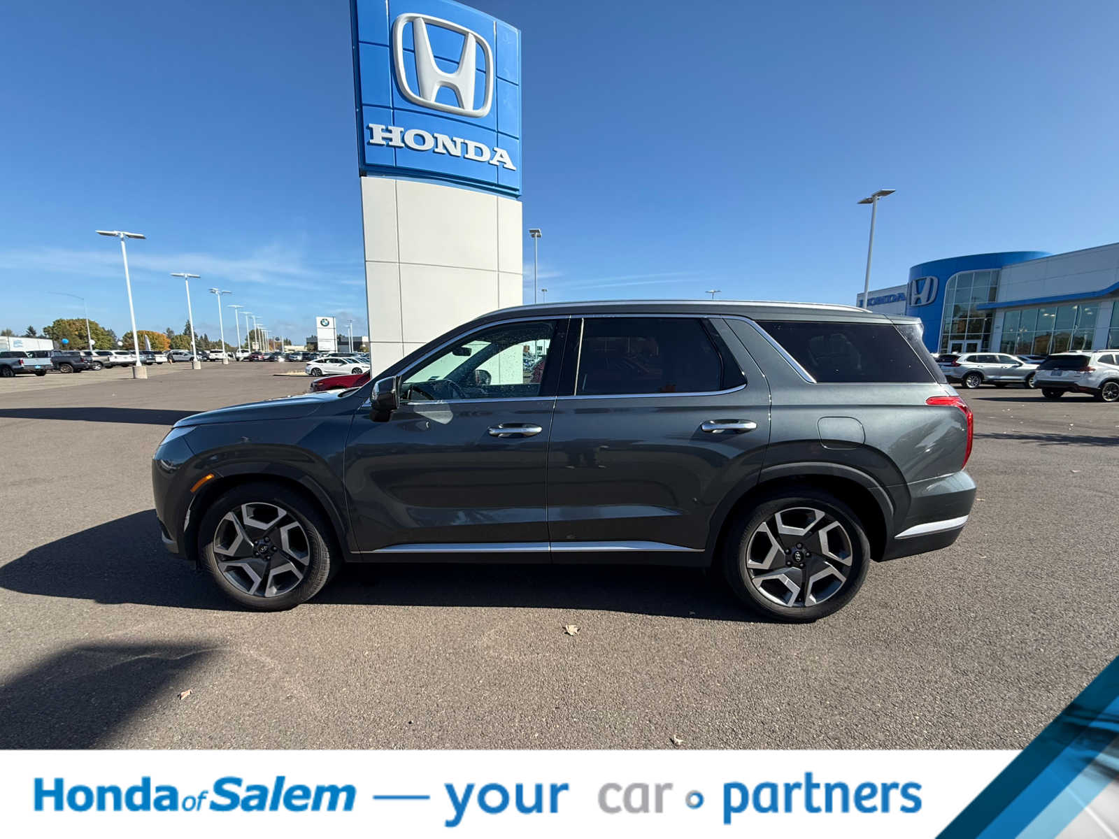 Thumbnail: 2023 Hyundai Palisade - 3
