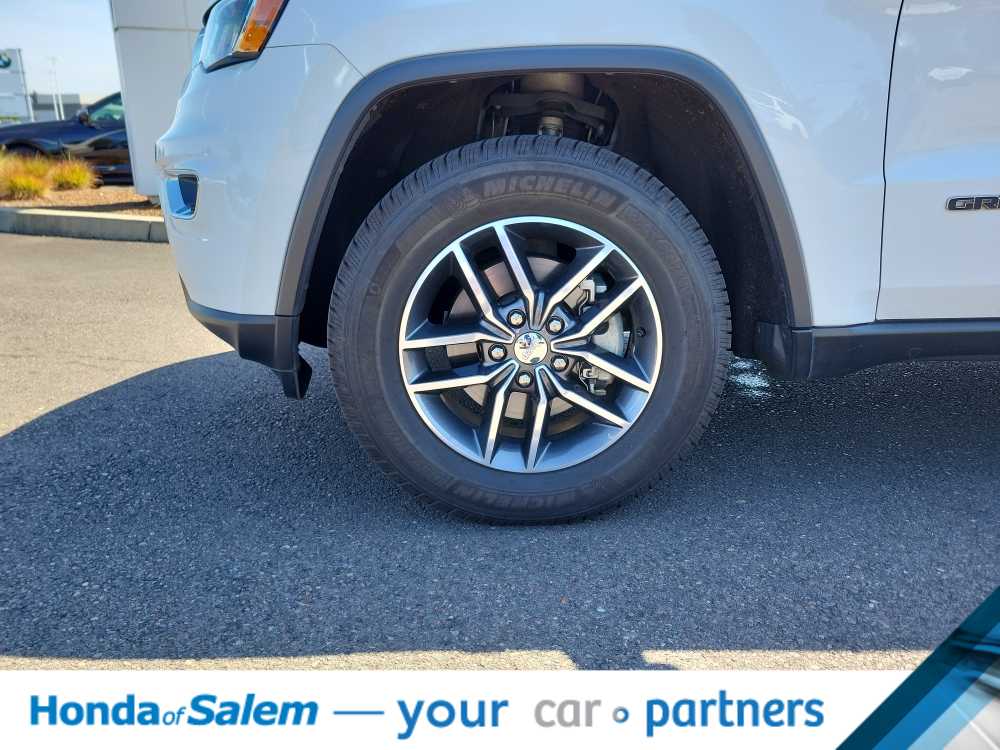 Thumbnail: 2018 Jeep Grand Cherokee - 8