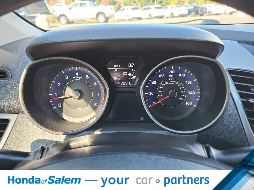 Thumbnail: 2015 Hyundai Elantra - 18