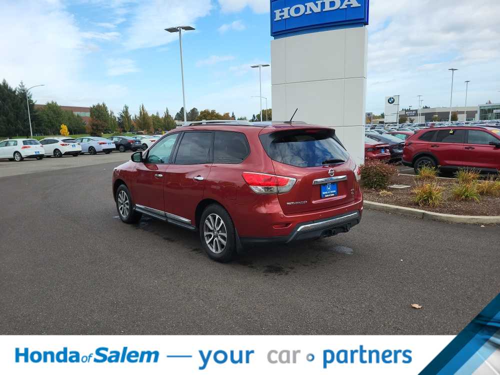 Thumbnail: 2013 Nissan Pathfinder - 4