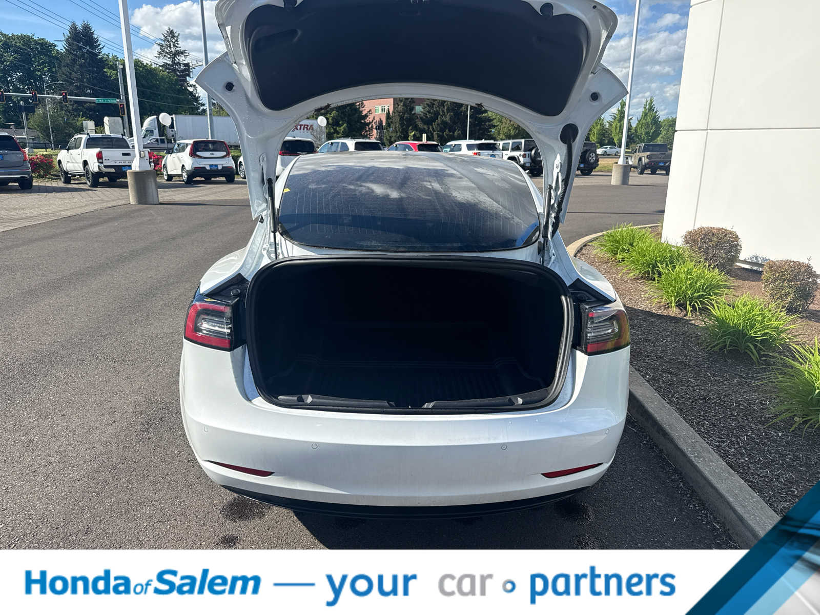 Thumbnail: 2020 Tesla Model 3 - 18