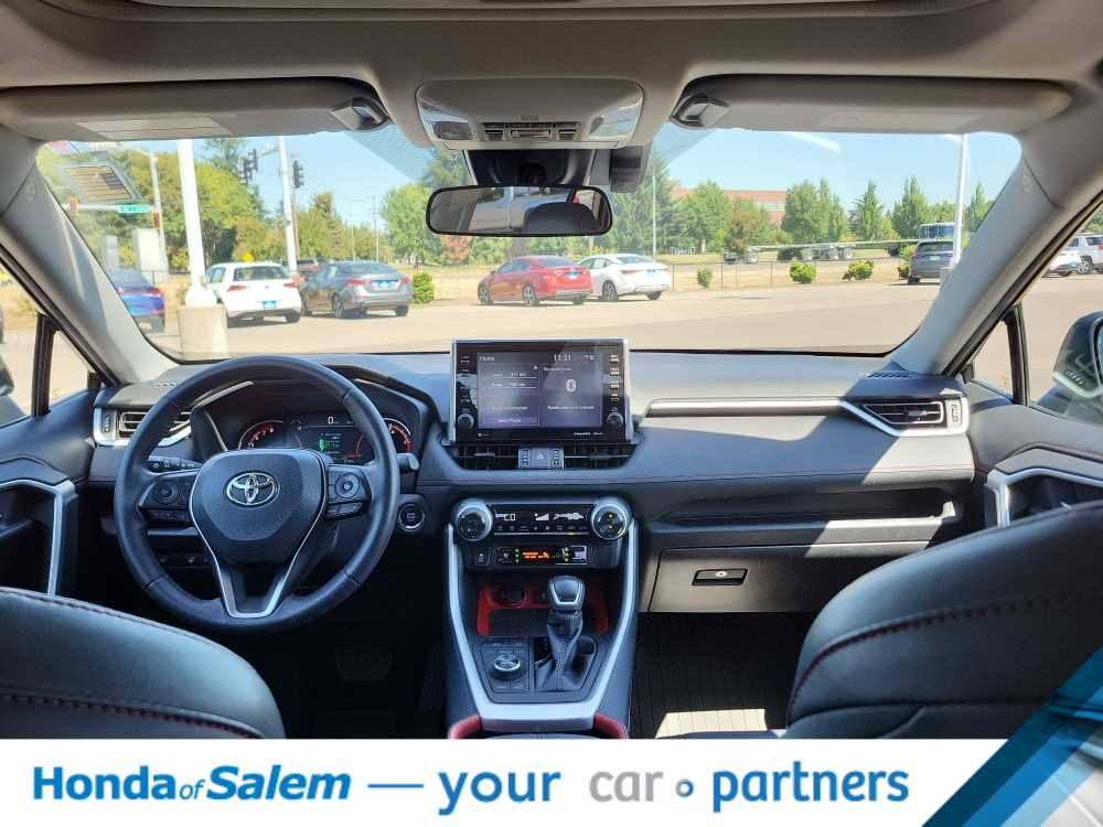 Thumbnail: 2022 Toyota RAV4 - 10