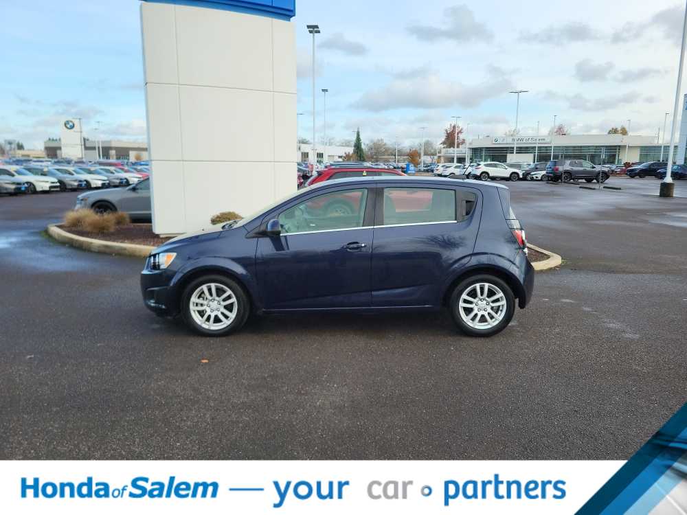 2016 Chevrolet Sonic LT photo 2