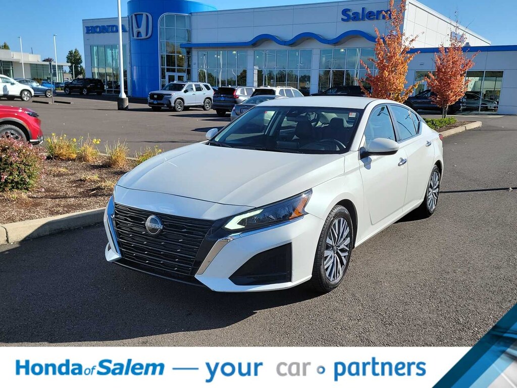Used 2023 Nissan Altima 2.5 SV Sedan