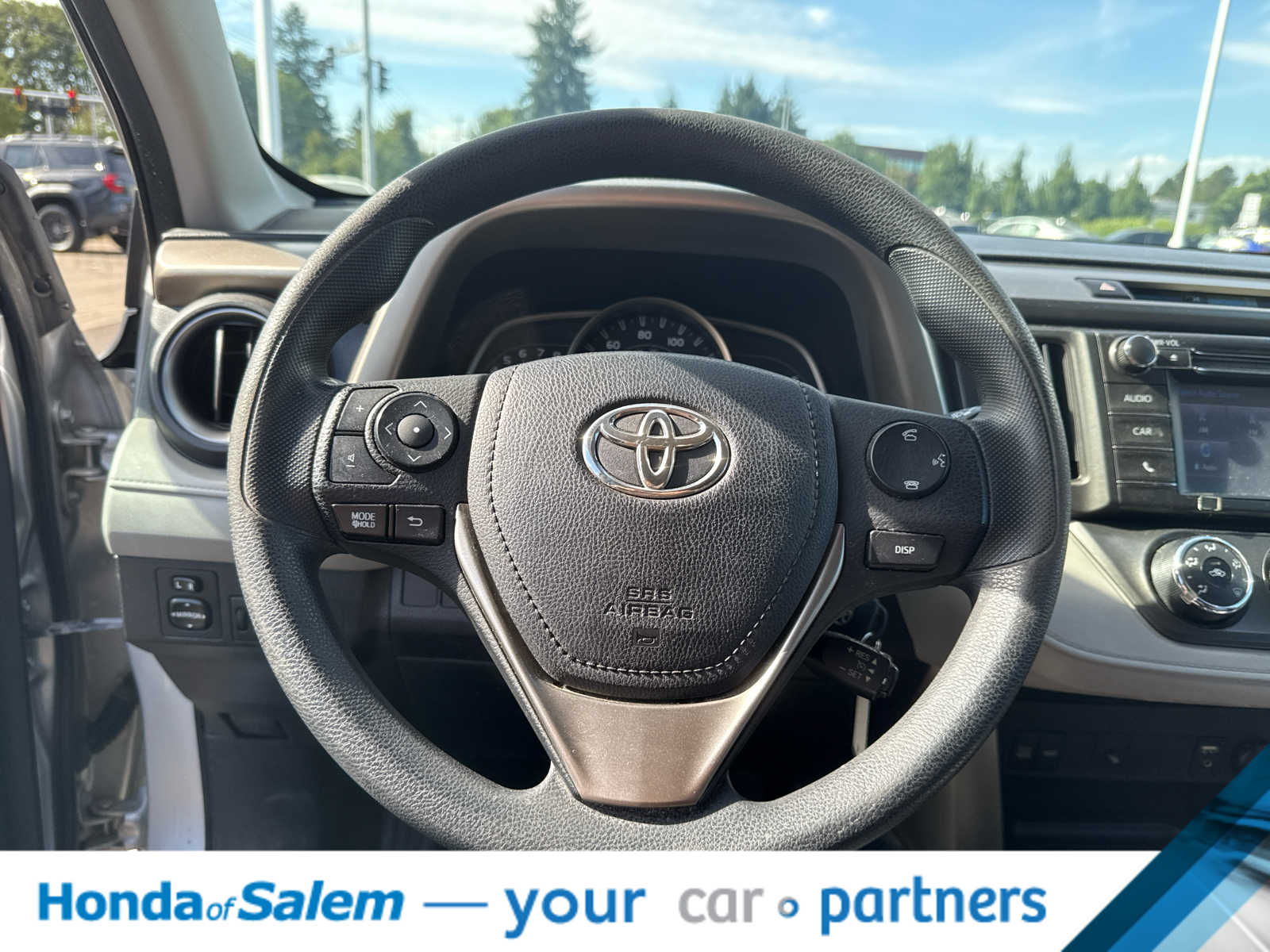 Thumbnail: 2015 Toyota RAV4 - 21