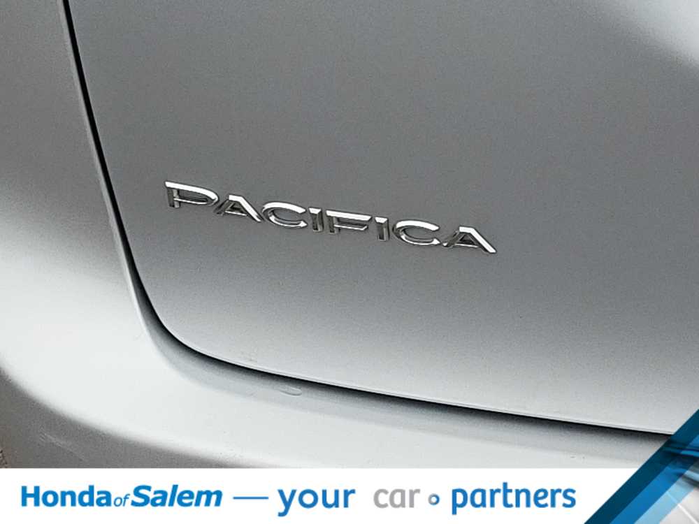 Thumbnail: 2023 Chrysler Pacifica - 7