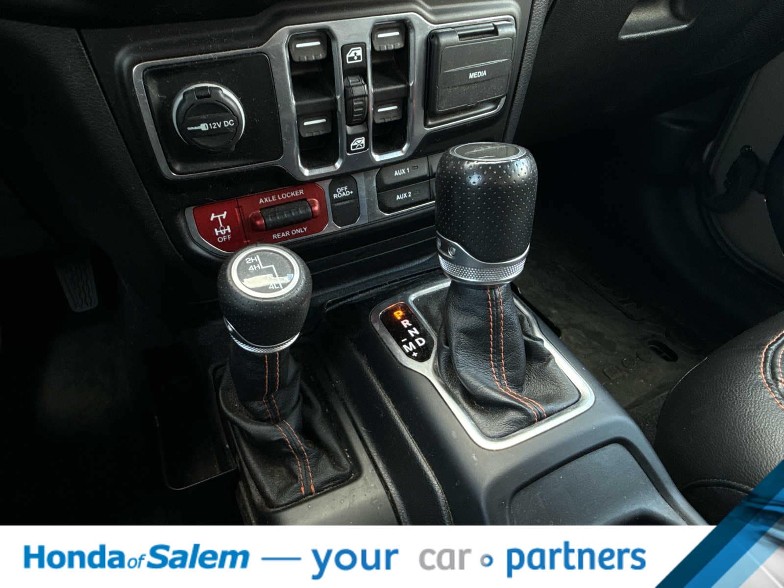 Thumbnail: 2020 Jeep Gladiator - 17