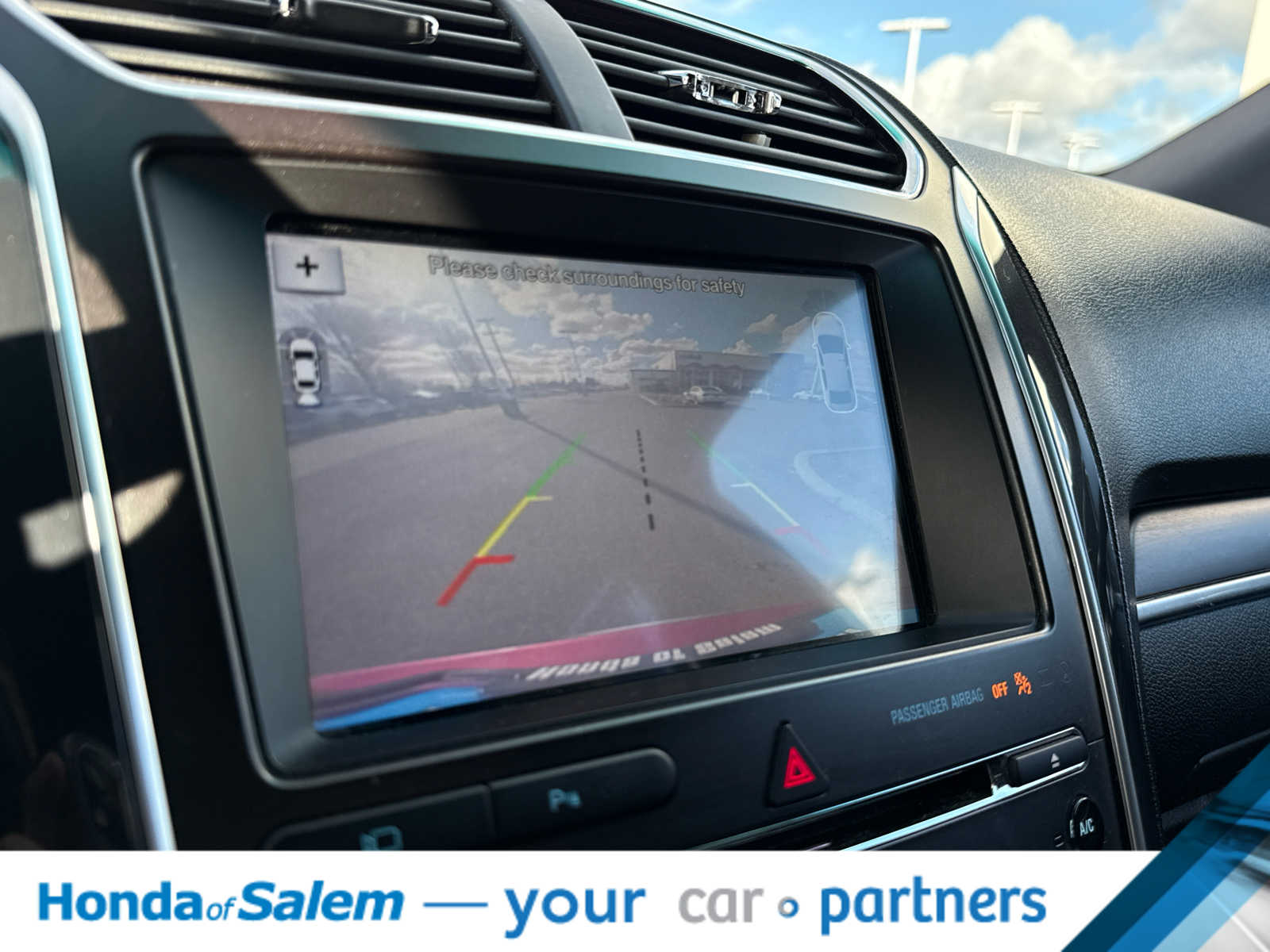 Thumbnail: 2017 Ford Explorer - 22