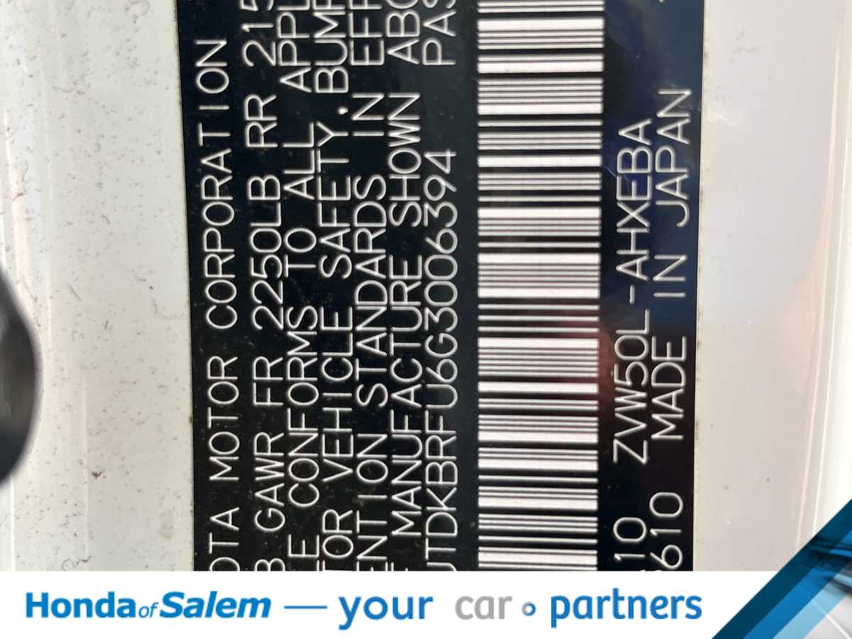 Thumbnail: 2016 Toyota Prius - 24