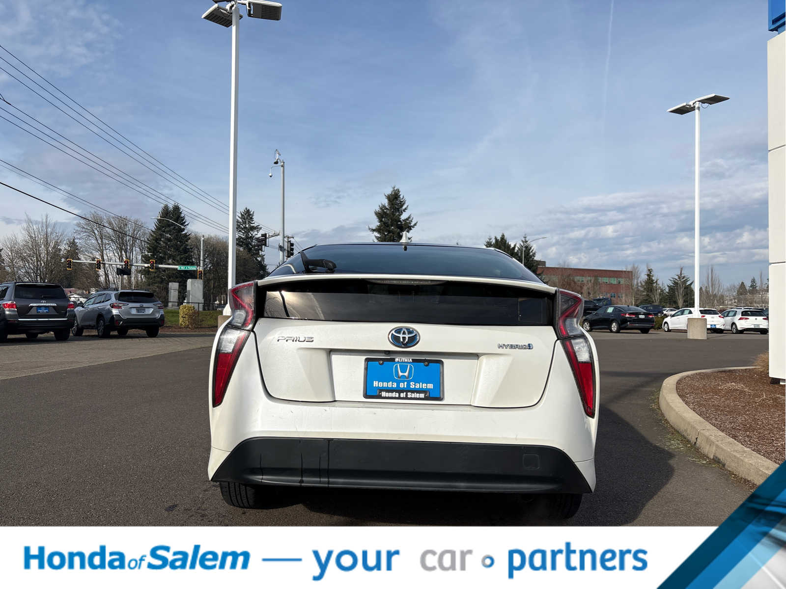 Thumbnail: 2016 Toyota Prius - 4