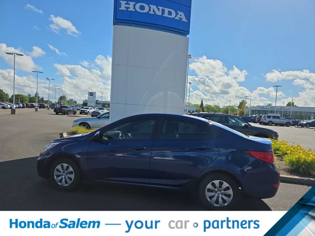 Thumbnail: 2017 Hyundai Accent - 3