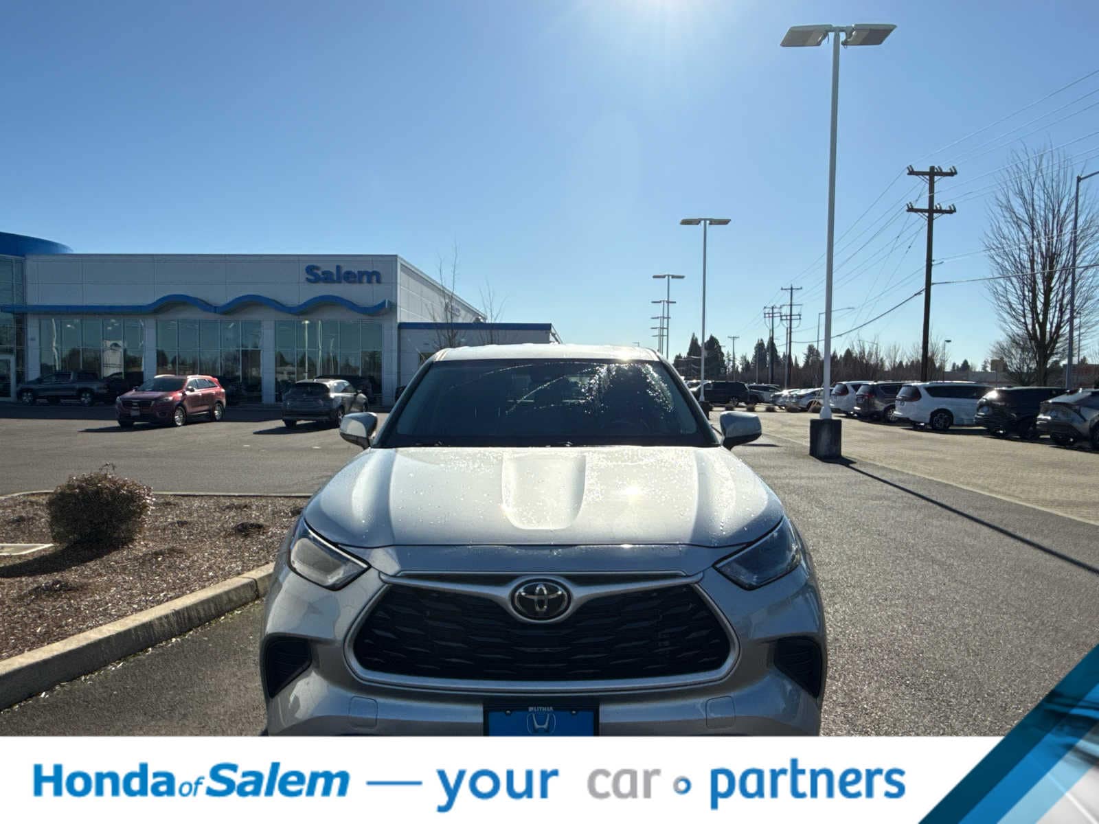 Thumbnail: 2023 Toyota Highlander - 6