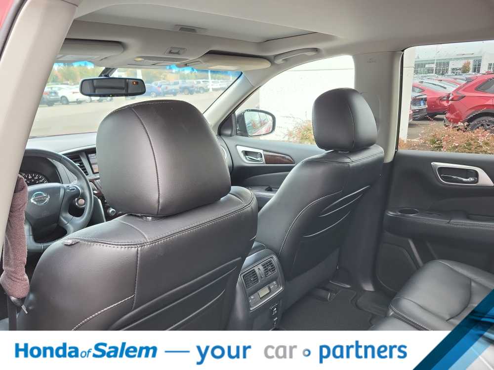 Thumbnail: 2013 Nissan Pathfinder - 12