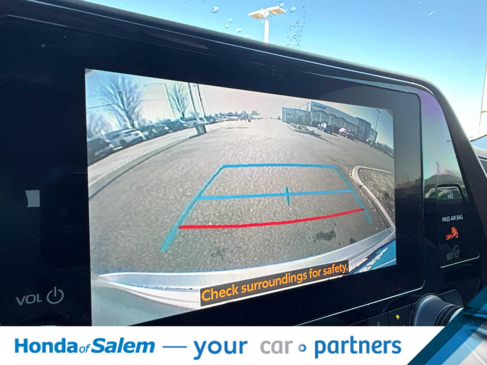 Thumbnail: 2023 Toyota Highlander - 21