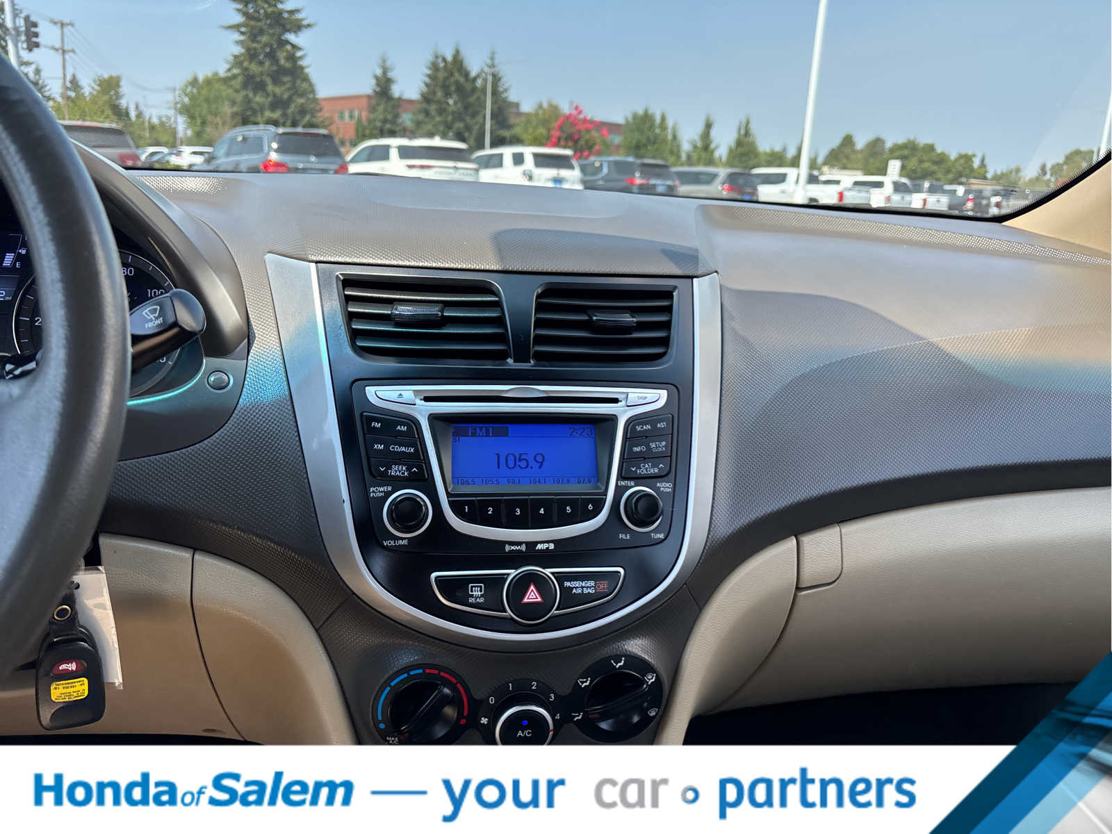 2013 Hyundai Accent GLS - Photo 16