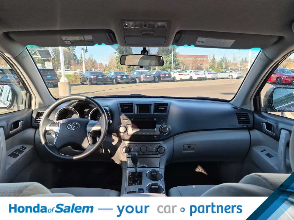 Thumbnail: 2012 Toyota Highlander - 10