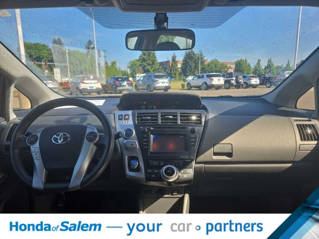 Thumbnail: 2012 Toyota Prius v - 11